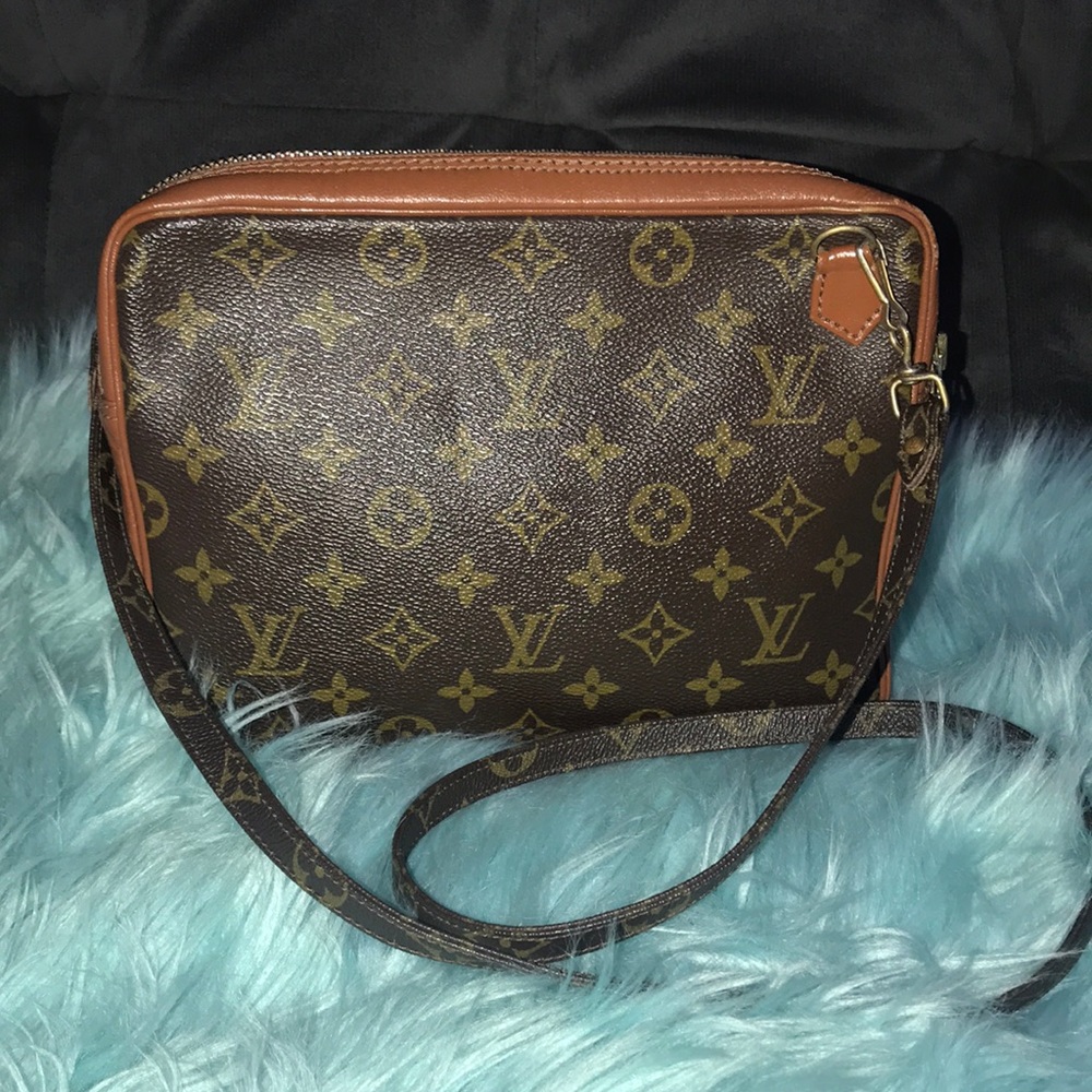 Louis Vuitton pochette sport